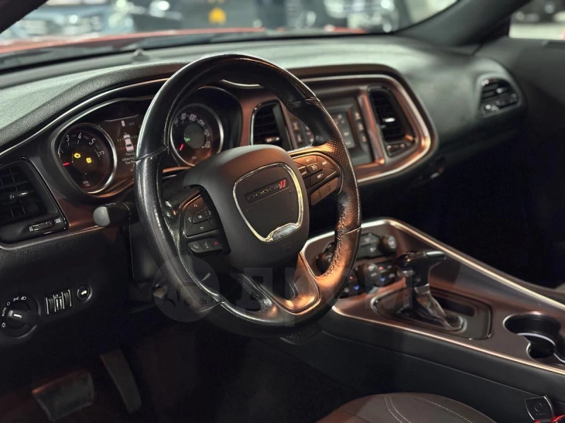 В Барнауле продают Dodge Challenger за 2,5 млн рублей. drom.ru