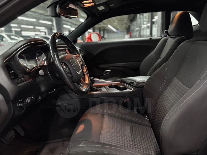 В Барнауле продают Dodge Challenger за 2,5 млн рублей. drom.ru
