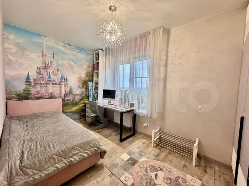 Квартиру с видом на розовый замок продают в Барнауле за 14 млн рублей. «Авито»